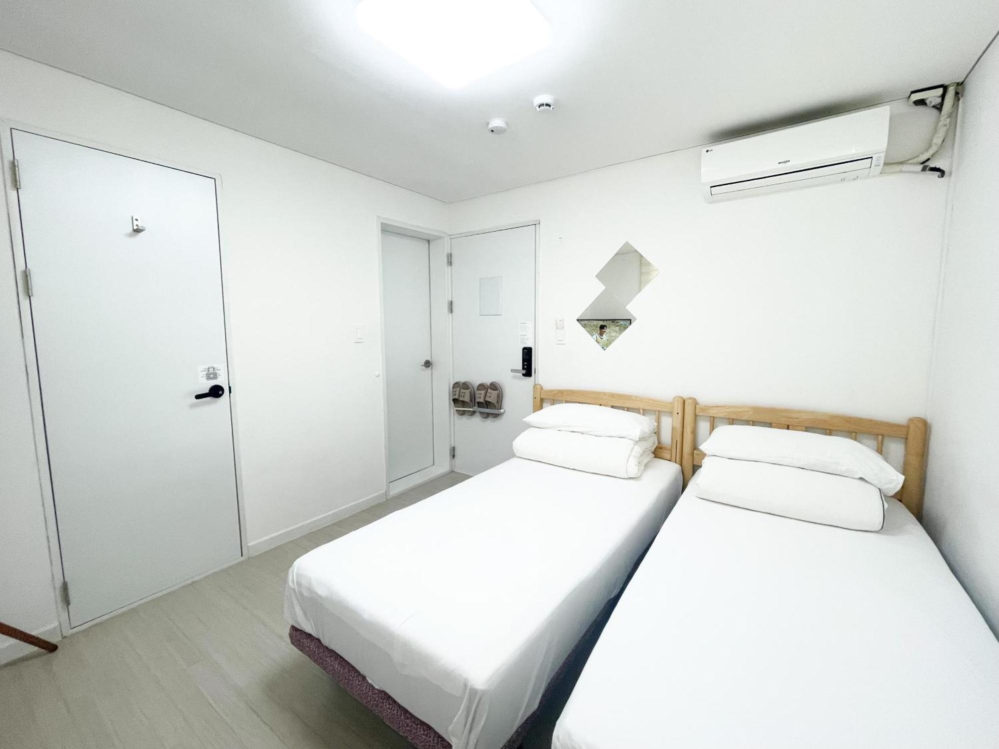 Koin Guesthouse Incheon Airport Екстер'єр фото